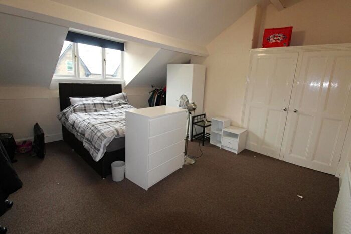 1 Bedroom Flat To Rent In Bromley Road, Bingley, West Yorkshire, BD16