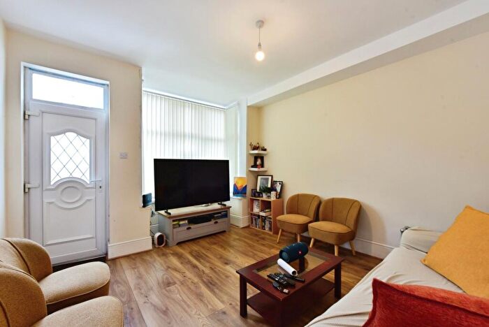 3 Bedroom Terraced House For Sale In City Road, Sheffield, South Yorkshire, S2