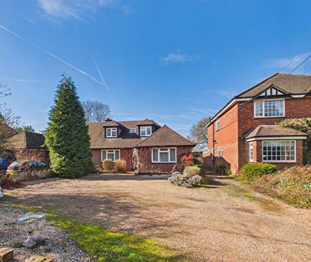 4 Bedroom Semi Detached House For Sale In Jasons Hill, Chesham, Buckinghamshire, HP5