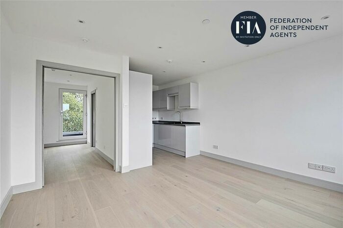 1 Bedroom Flat To Rent In Brentford Business Centre, Commerce Road, Brentford, TW8