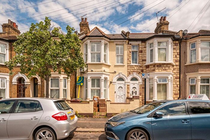 3 Bedroom Terraced House For Sale In Sunnyside Road, Leyton, London, E10
