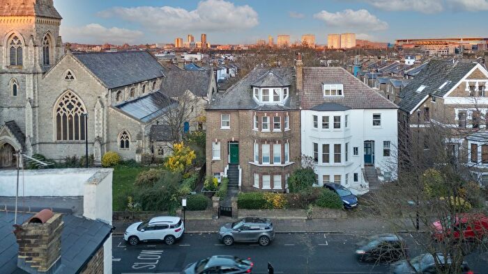 Semi-Detached House For Sale In Hillmarton Road, London, N7