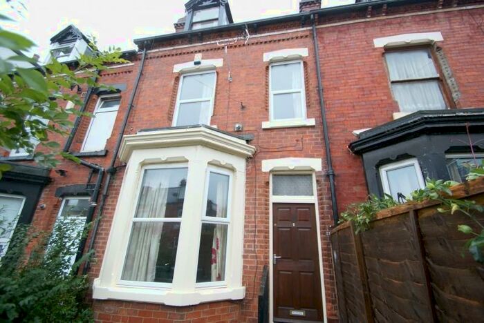 4 Bedroom Terraced House To Rent In Delph Mount, Woodhouse, Leeds, LS6