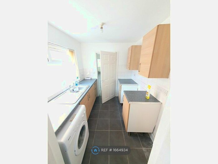3 Bedroom Terraced House To Rent In Enid Street, Liverpool, L8