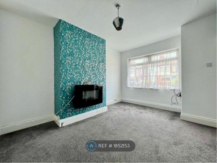 2 Bedroom Terraced House To Rent In Coronation Road South, Hull, HU5