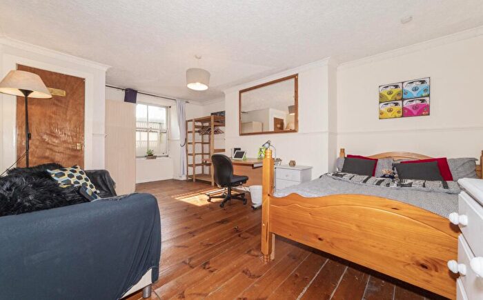 8 Bedroom Apartment To Rent In Granville Street, Glasgow, G3