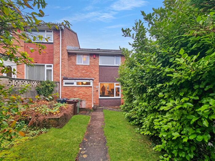 3 Bedroom End Of Terrace House For Sale In Latham Close, Plymouth, PL6