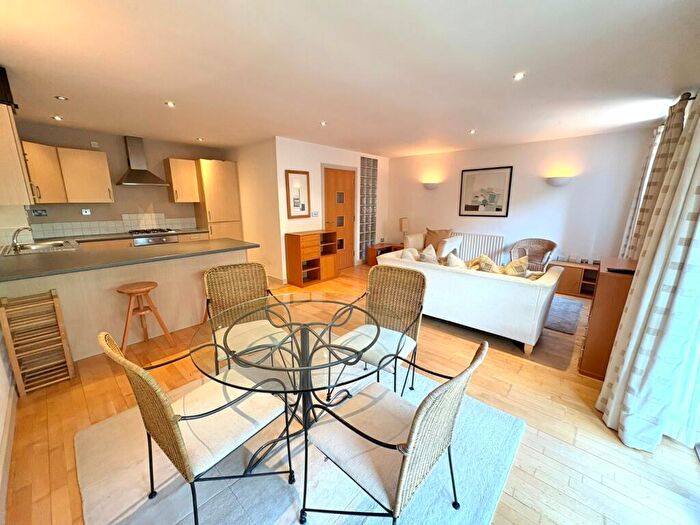 2 Bedroom Flat For Sale In Wharf Road, Nottingham, Nottinghamshire, NG7