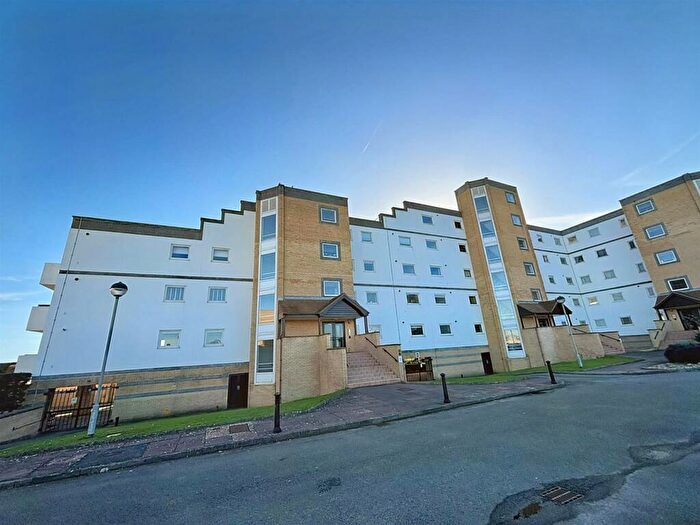 2 Bedroom Flat For Sale In Royal Parade, Eastbourne, BN22