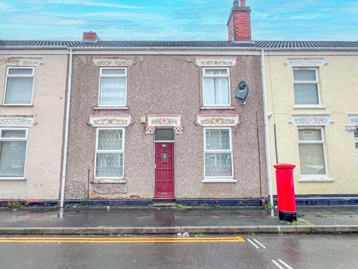 3 Bedroom Terraced House For Sale In Convamore Road, Grimsby, DN32
