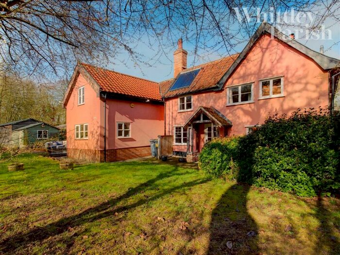 3 Bedroom Cottage For Sale In The Street, Thornham Magna, IP23