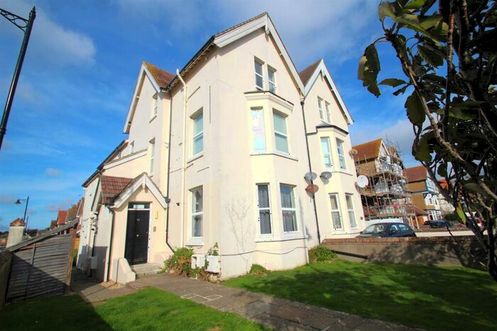 1 Bedroom Flat For Sale In Norfolk Road, Littlehampton, West Sussex, BN17
