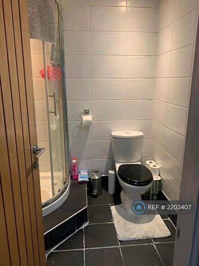 1 Bedroom Flat To Rent In Town Street, Leeds, LS28