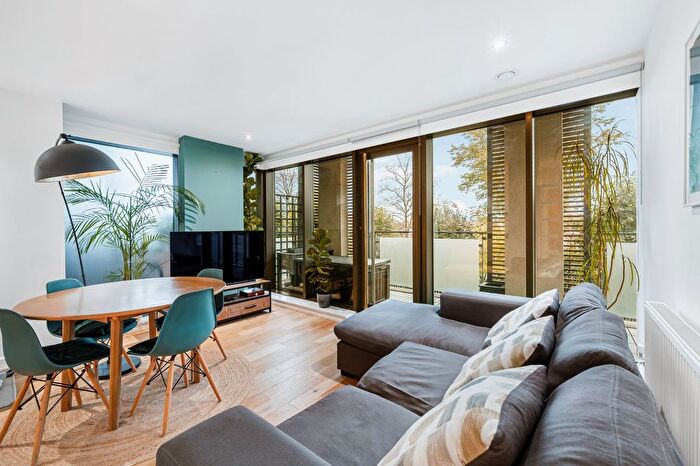 1 Bedroom Flat To Rent In Edison Court, Warple Way, W3