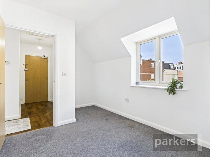 2 Bedroom Apartment For Sale In Welch Way, Witney, Oxfordshire, OX28