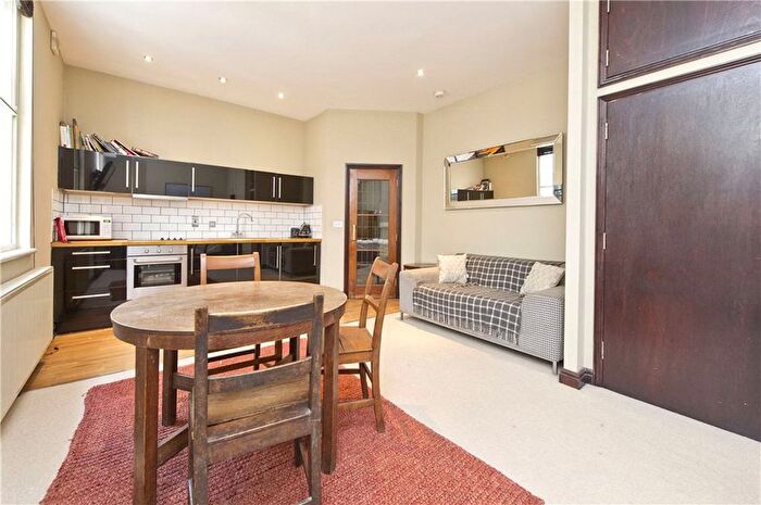 Studio To Rent In Lincoln's Inn Fields, Holborn, WC2A