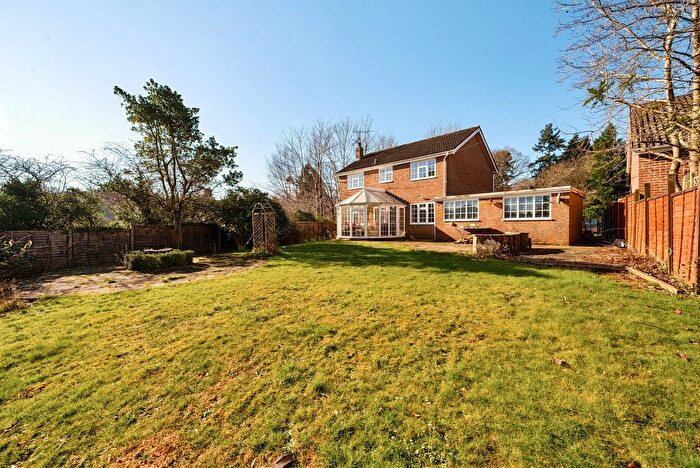 4 Bedroom Detached House For Sale In Moreton Close, Churt, Farnham, GU10