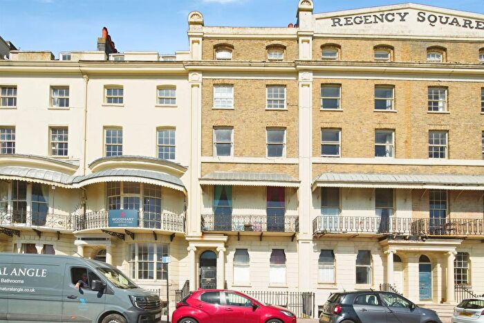 2 Bedroom Flat For Sale In Regency Square, Brighton, BN1