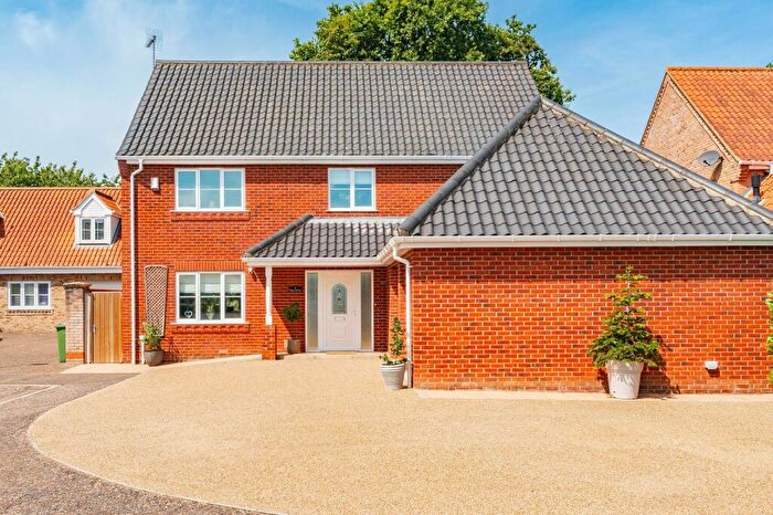 4 Bedroom Detached House For Sale In Mulberry Tree Close, Filby, NR29