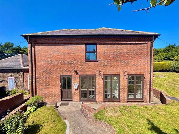 2 Bedroom Flat To Rent In Bed Ground Floor Flat, Jewison Lane, Sewerby, YO15