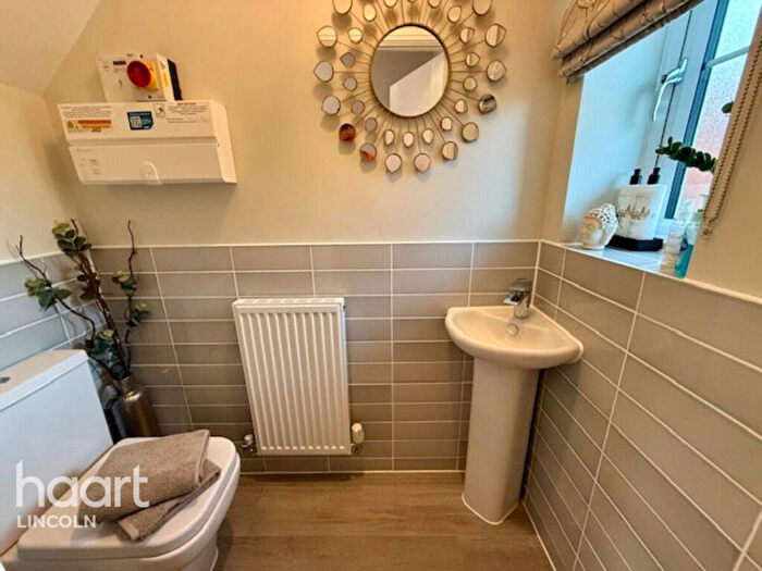 4 Bedroom Detached House For Sale In Tattershall Road, Woodhall Spa, LN10