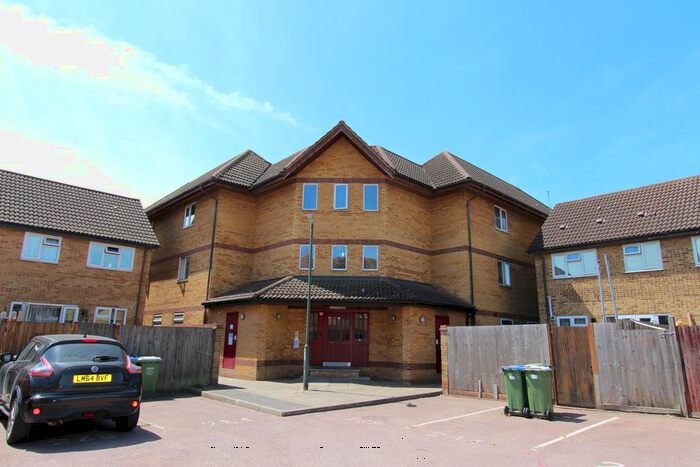 2 Bedroom Flat To Rent In Cook Square, Erith, DA8