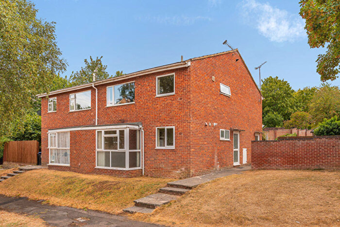 2 Bedroom Maisonette For Sale In Old Parr Close, Banbury, OX16
