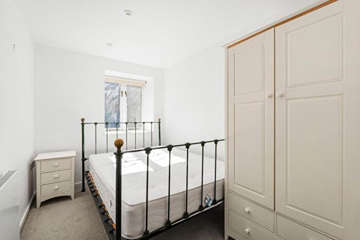 2 Bedroom Apartment To Rent In Camberwell Road, London, SE5