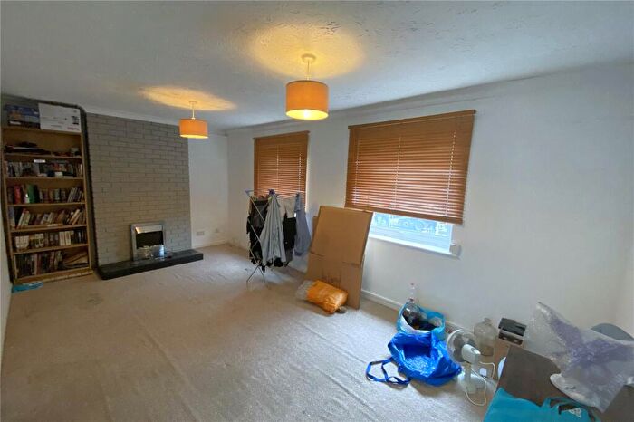 2 Bedroom Flat For Sale In Oak Green, Winchester Road, Four Marks, Alton, GU34