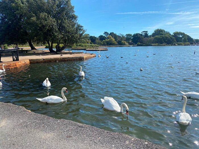 2 Bedroom Flat To Rent In Parkstone Road, Poole, BH15