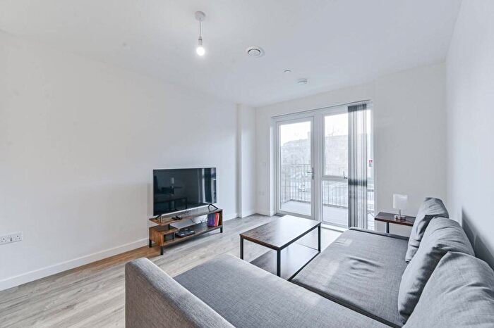 1 Bedroom Flat For Sale In Jutsum House, Woolwich, Thamesmead, SE28