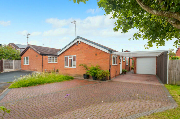 3 Bedroom Bungalow For Sale In Barony Way, Chester, Cheshire, CH4
