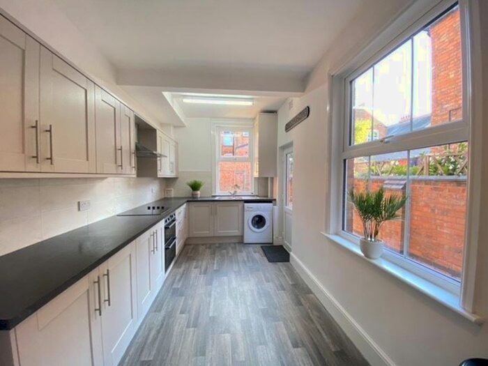 4 Bedroom Terraced House To Rent In Howard Road, Leicester, LE2