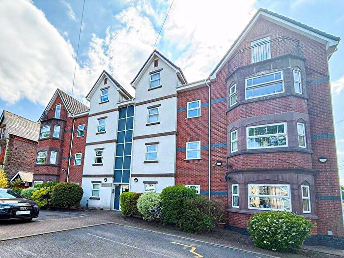 3 Bedroom Flat For Sale In Allerton Road, Mossley Hill, Liverpool, L18