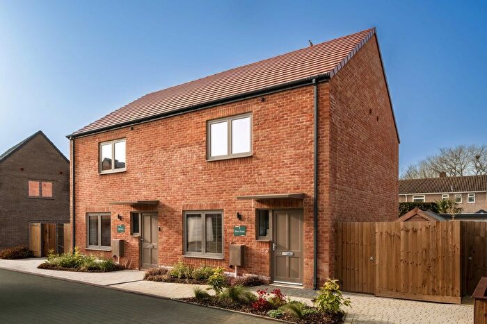 2 Bedroom Semi Detached House For Sale In The Aviary, Spindleberry Close, Blackbird Leys, OX4