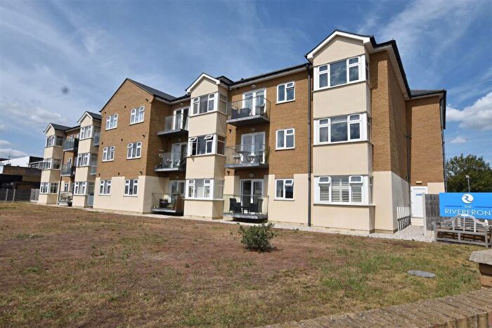 1 Bedroom Apartment To Rent In Enquire Online The River Front Eastern Esplanade, Canvey Island, SS8
