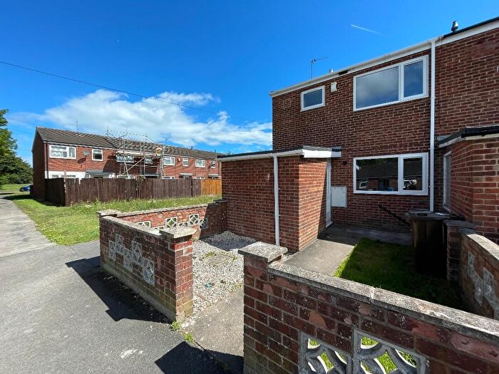3 Bedroom Terraced House To Rent In Tenterdon Close, Bransholme, Hull, HU7