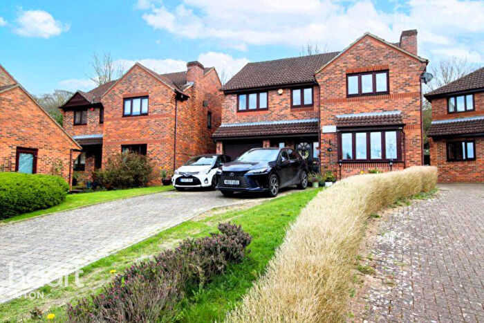 4 Bedroom Detached House For Sale In Lippitts Hill, Luton, LU2