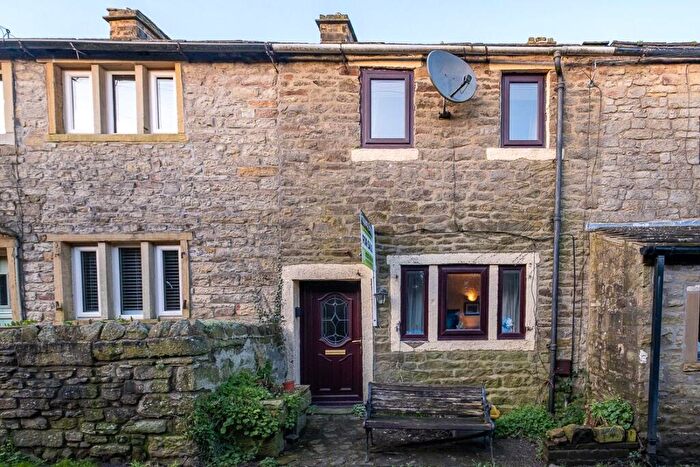 2 Bedroom Terraced House For Sale In Esp Lane, Barnoldswick, Lancashire, BB18