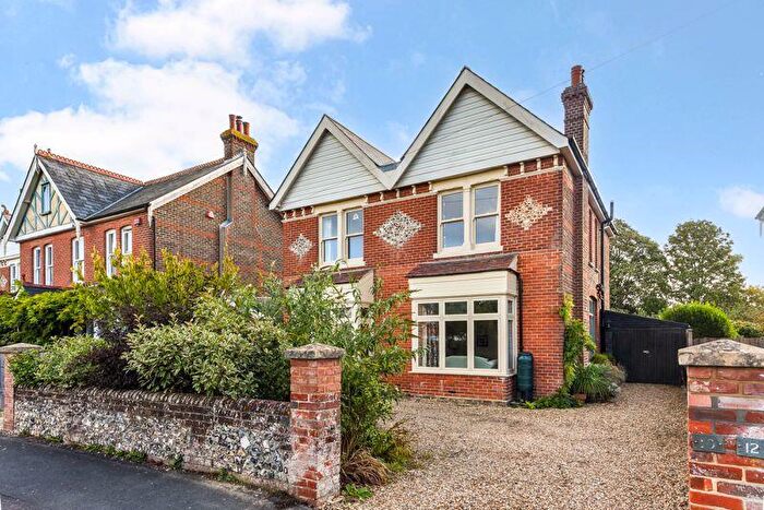 4 Bedroom Detached House For Sale In Beach Road, Emsworth, PO10