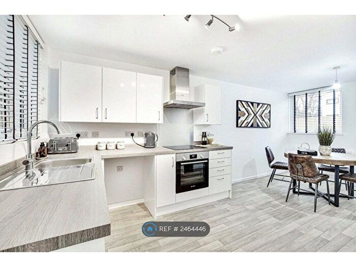 2 Bedroom Maisonette To Rent In Princess Mary Avenue, Chatham, ME4