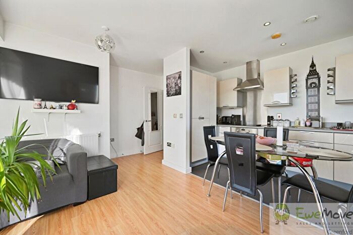 1 Bedroom Apartment For Sale In Luma Apartments, Central Way, NW10