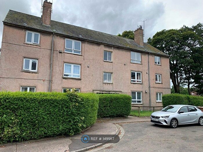 3 Bedroom Flat To Rent In Auld Burn Park, St. Andrews, KY16