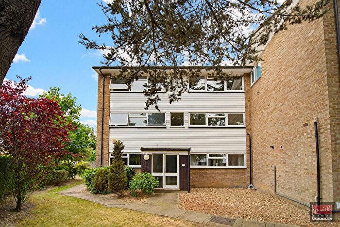 2 Bedroom Flat For Sale In Lynwood Court, Fordbridge Road, Ashford, TW15