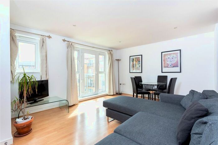 2 Bedroom Flat To Rent In Morton Close, London, E1