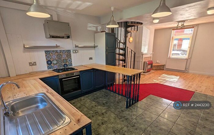 2 Bedroom Terraced House To Rent In Sanforth Street, Chesterfield, S41