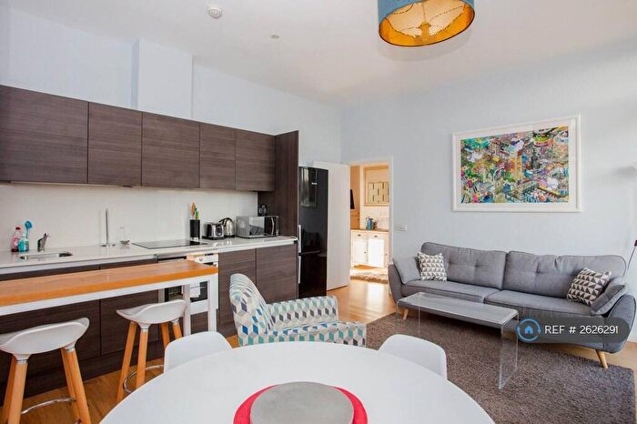 2 Bedroom Penthouse To Rent In Crampton Street, London, SE17