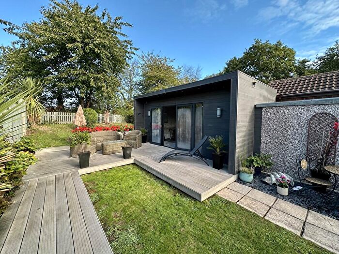 2 Bedroom Detached Bungalow For Sale In Sunningdale Close, Bessacarr, Doncaster, DN4