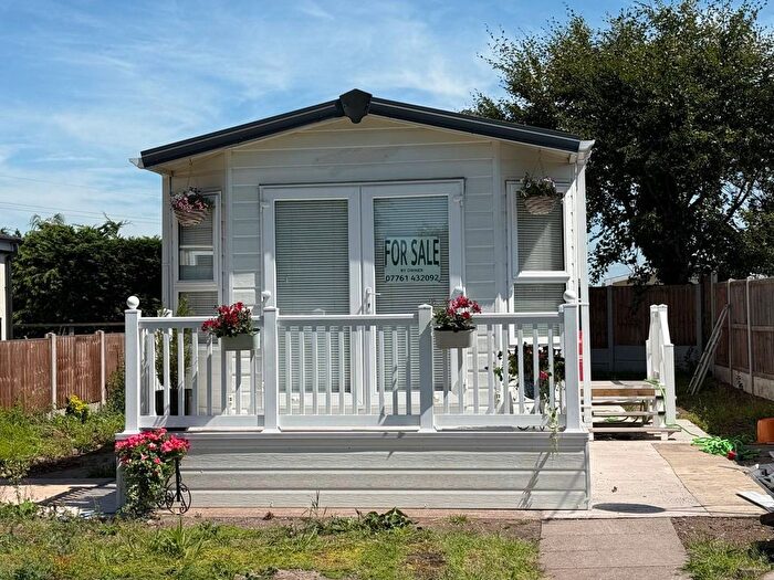 2 Bedroom Mobile/park Home For Sale In The Saltings, Stafford, ST18