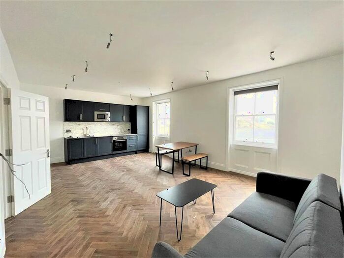 2 Bedroom Flat To Rent In St. Stephens Avenue, London, W12